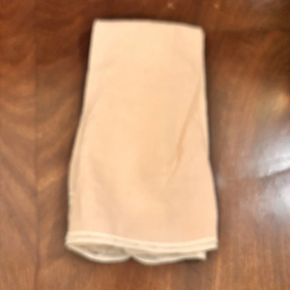 Vintage 2 Blush Pink Linen Guest Towel  Lace Cottage Shabby Chic Fingertip